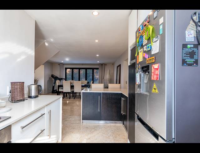 4 BEDROOM HOUSE FOR SALE IN WEST BEACH